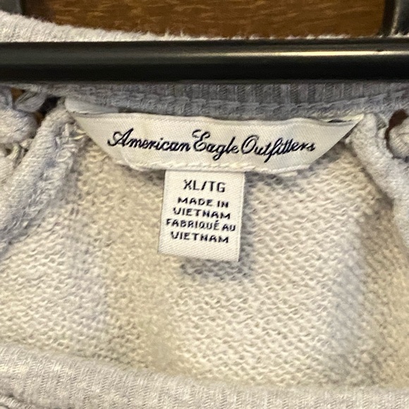American Eagle gray sweatshirt with fringe. Size XL - Picture 4 of 4